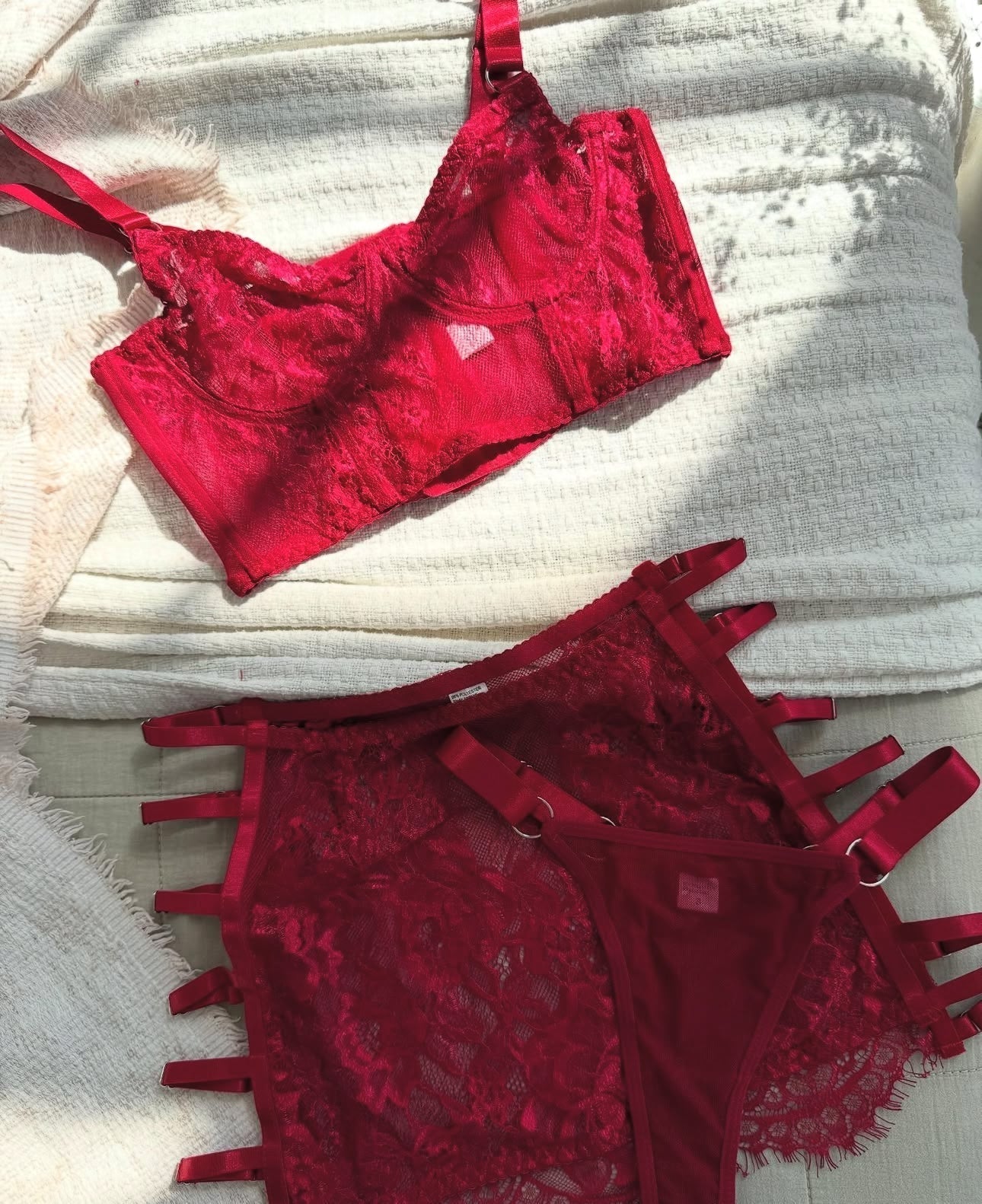 Tanith - Czerwony komplet bielizny Desire