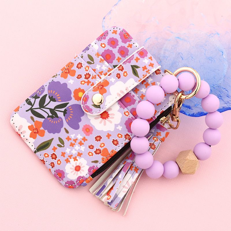 Torba na karty w stylu boho dla kobiet z bransoletką z koralików i breloczkiem z frędzlami